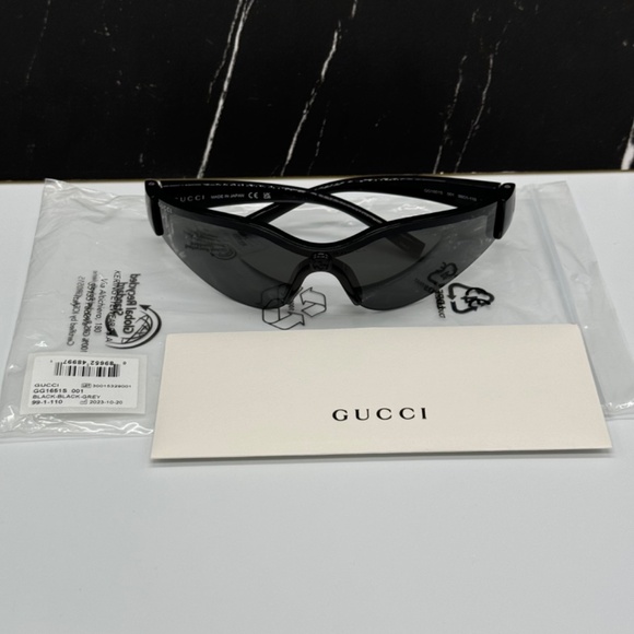 NEW GG1651S 001 GUCCI BLACK GREY GEOMETRIC UNISEX GUCCI SUNGLASSES - Picture 11 of 12